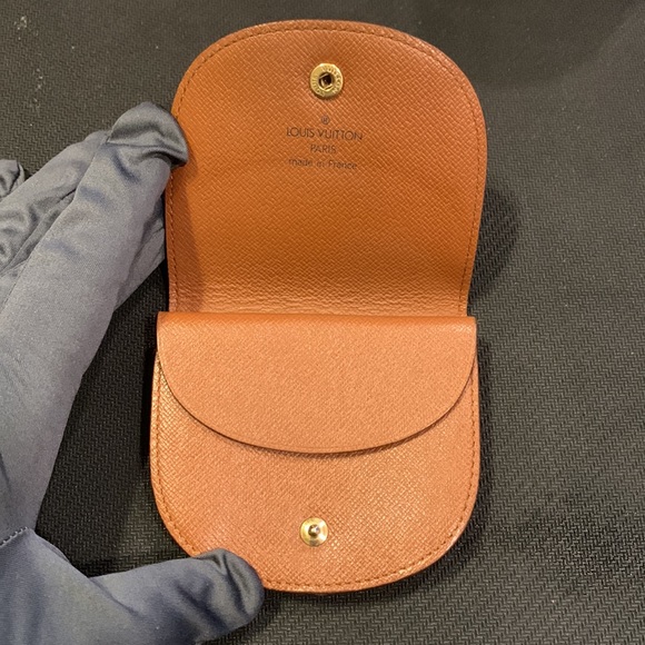 Louis Vuitton Coin Purse - Picture 4 of 16